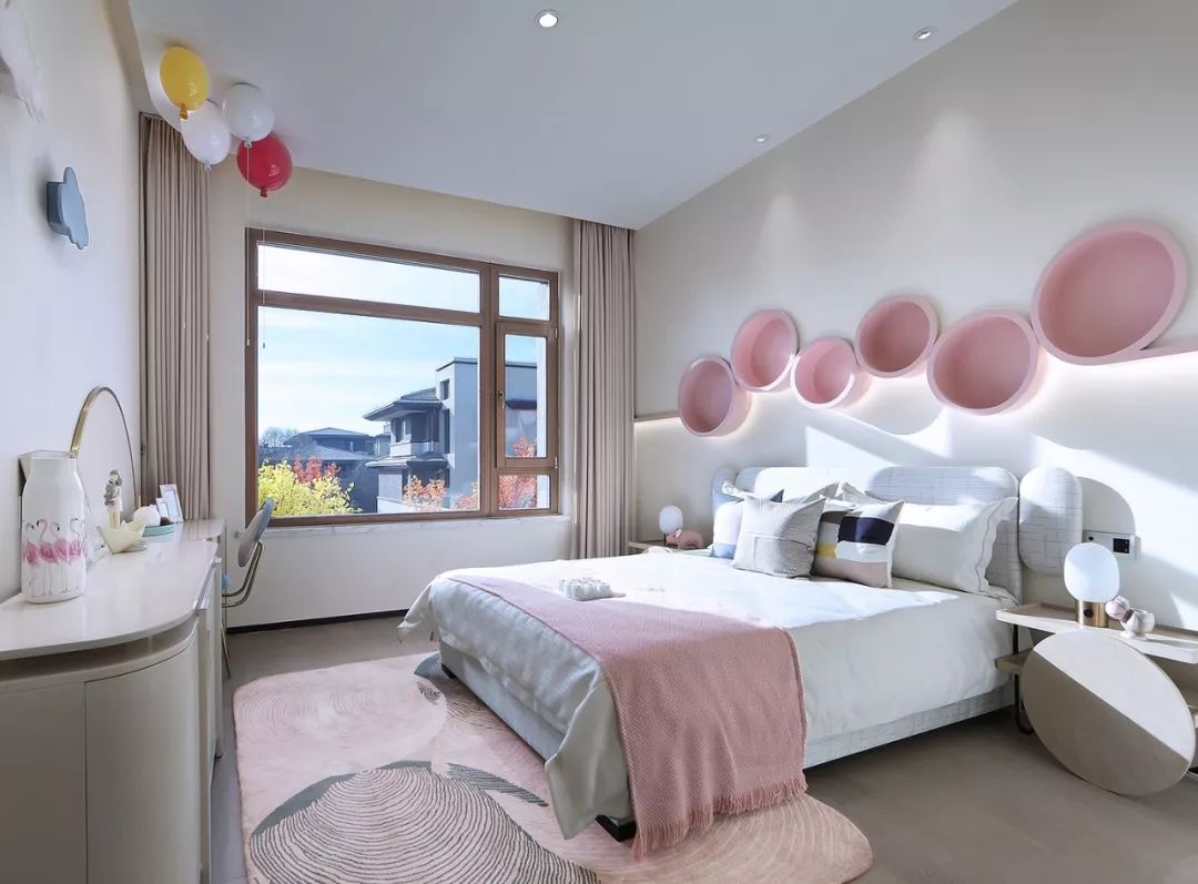 背靠北京西山龙脉的别墅室内装修是普通人难以企及的大气奢华