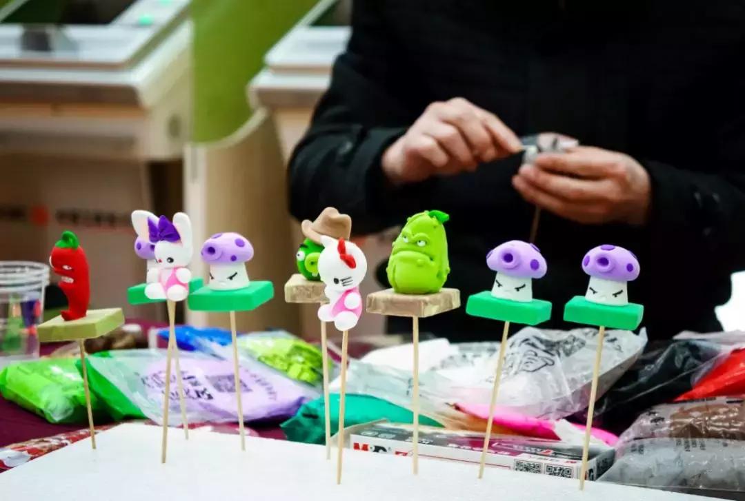 一个人出去有点无聊,一个人出去玩无聊吗