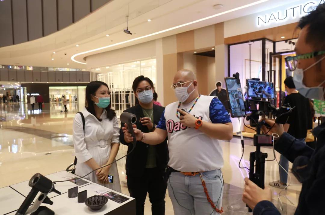 《喺咪松D先》加餐版！携手大旧Bob，带你周末哨街叉叉电~