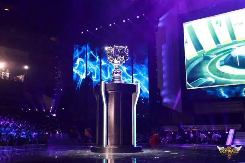 恭喜ig拿下冠军英雄联盟s8新闻,祝贺ig获得2018总冠军赛
