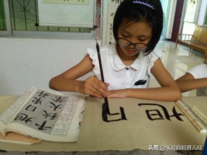 小孩写字歪歪扭扭的好丑,小孩写字写得丑咋办怎么纠正