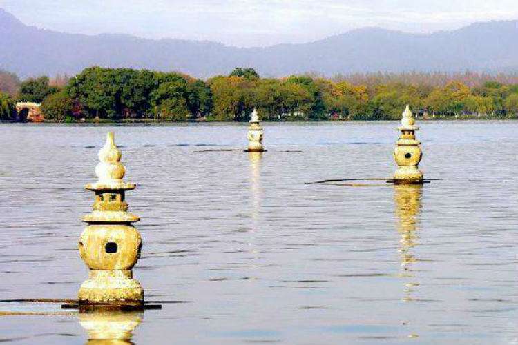 白蛇传法海入魔,白蛇传千年蛇妖小青给法海下蛇蛊