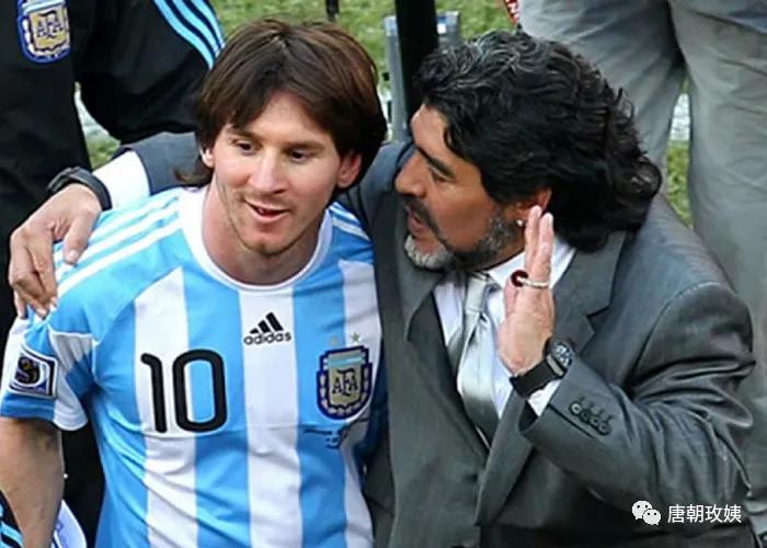 在足球世界里热气腾腾地快乐着