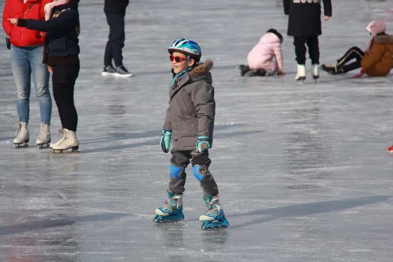 在家门口的商场里，看世界级冰上运动直播比赛