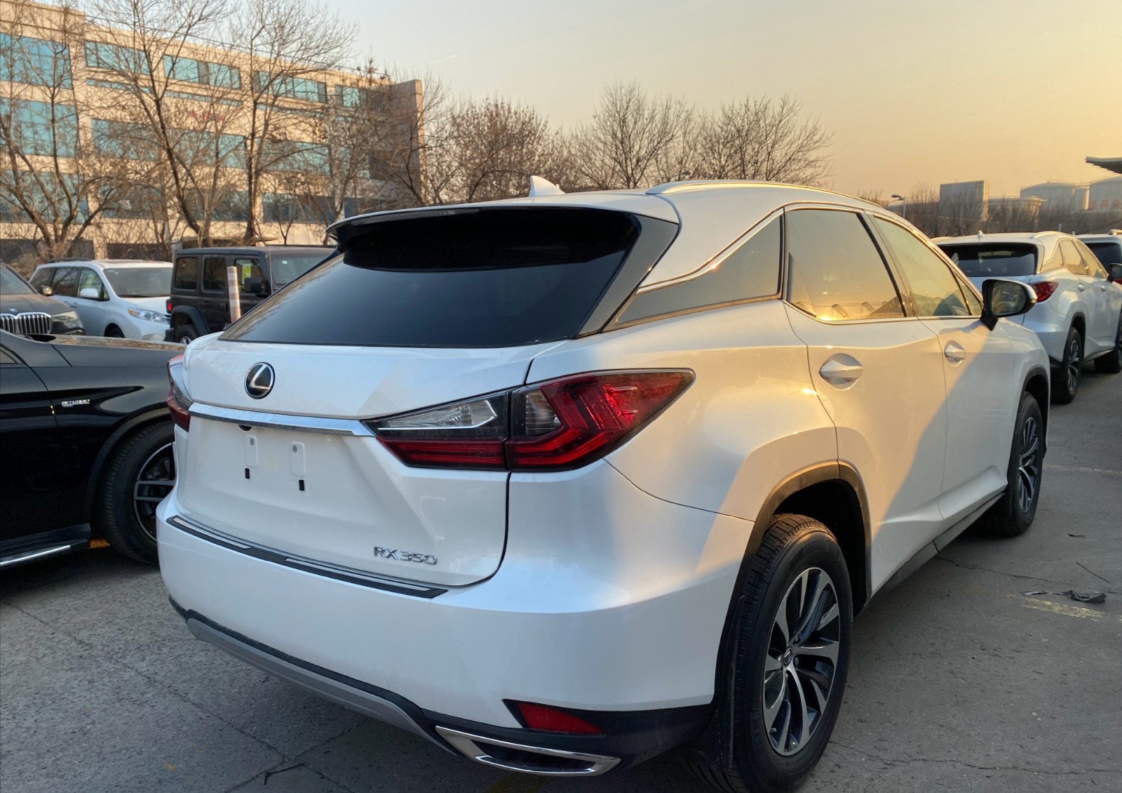 2020雷克萨斯rx350fsport,雷克萨斯rx350升级大屏多少钱