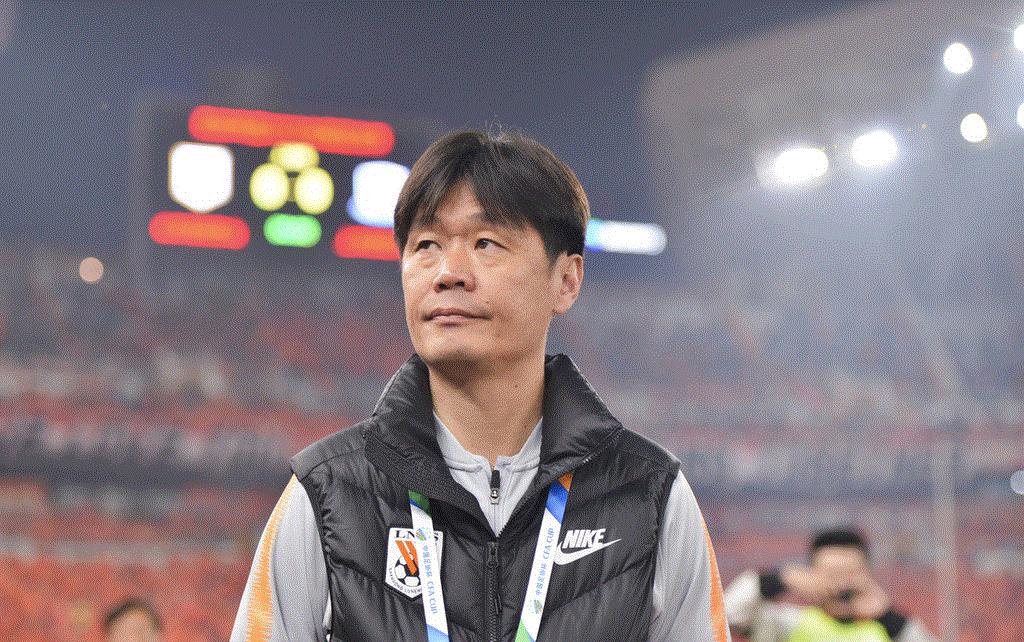 鲁能1-0绝杀申花,鲁能吴金贵和李霄鹏