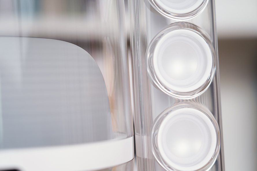 哈曼卡顿soundsticks4水晶四代,哈曼卡顿琥珀三代便携音响测评