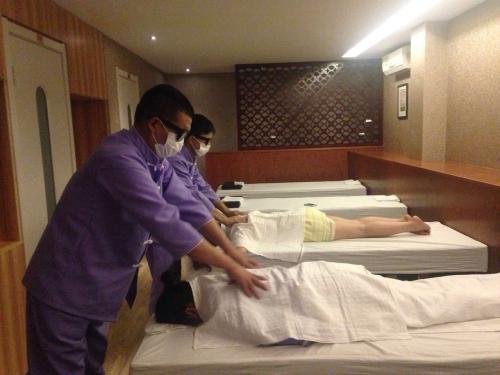 王丹誉：“盲人按摩”到底有什么名堂