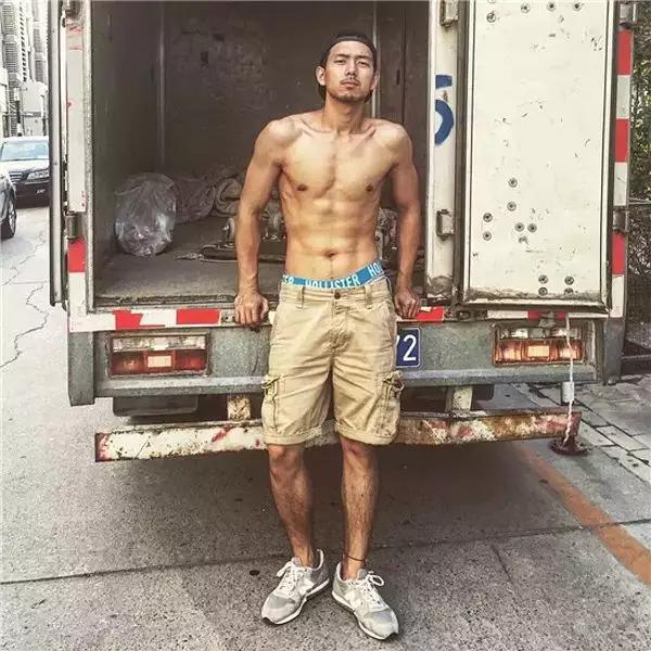 李现有没有腹肌,李现的真腹肌