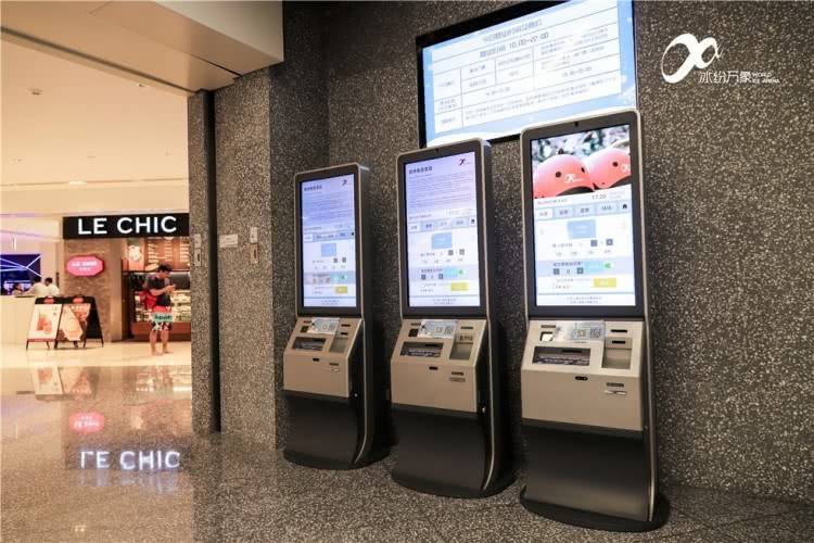 深圳万象天地缤纷万象滑冰场,深圳新开业溜冰场推荐