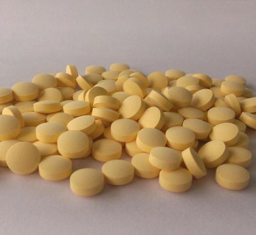 绿萝叶片黄用什么可以改善一下,绿萝叶子喷什么又绿又亮小窍门