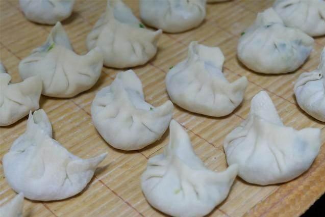 韭菜馅饺子怎样做好吃,韭菜馅饺子怎么调好吃鲜嫩多汁