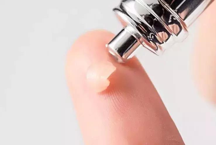 补水保湿淡化黑眼圈眼袋,黑眼袋黑眼圈用什么护肤品消除