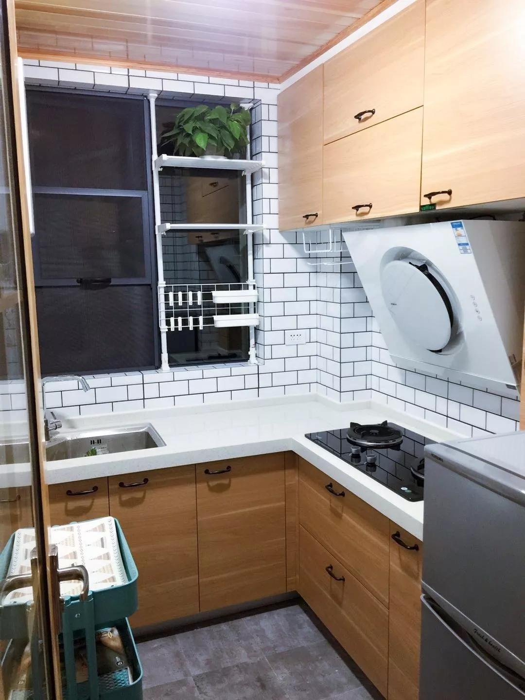 厨房台面什么颜色耐用好看,厨房台面哪种材料最耐脏