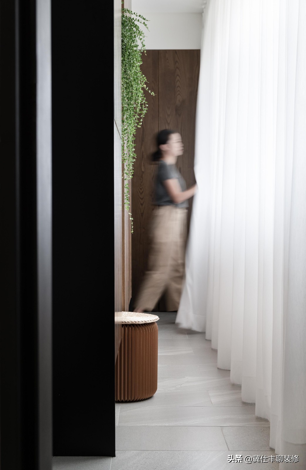 庭院玻璃隔断门效果图,高级感玻璃隔断墙强烈推荐