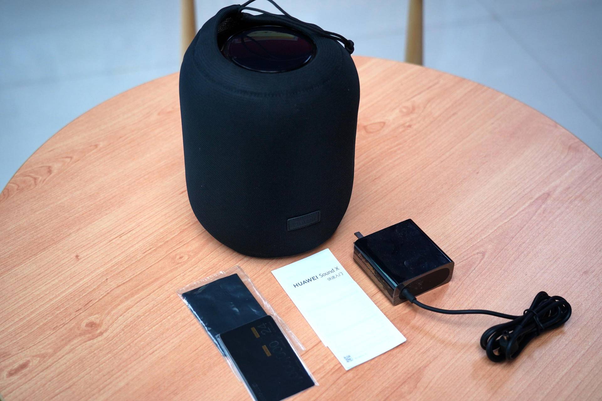 华为soundx小米小爱同学,由奢入俭难是啥效应