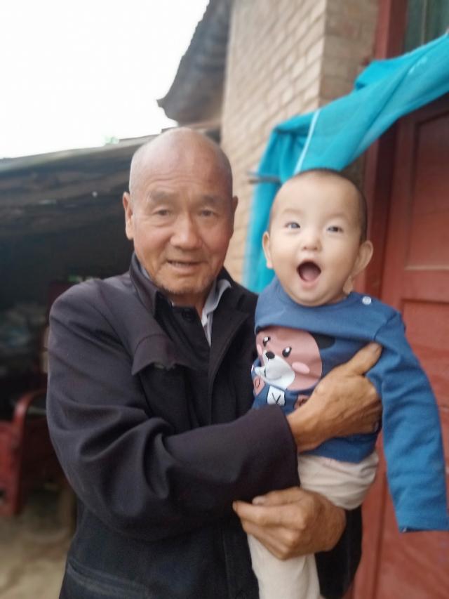 七个月的宝宝连续低烧,七个月宝宝反复发低烧不退拉肚子