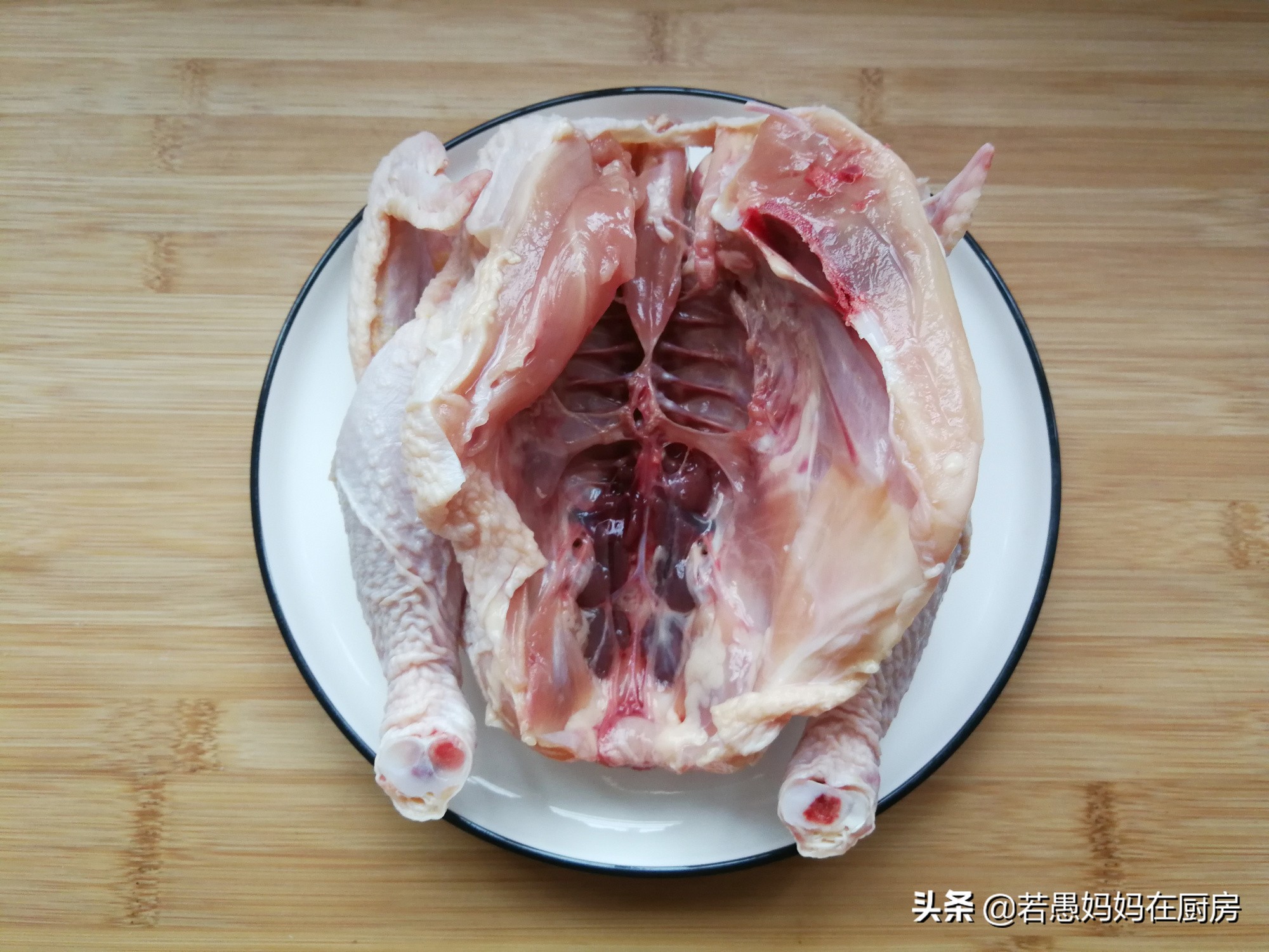 脆皮烤鸡做法烤箱家庭版,教你在家自制烤箱烤鸡