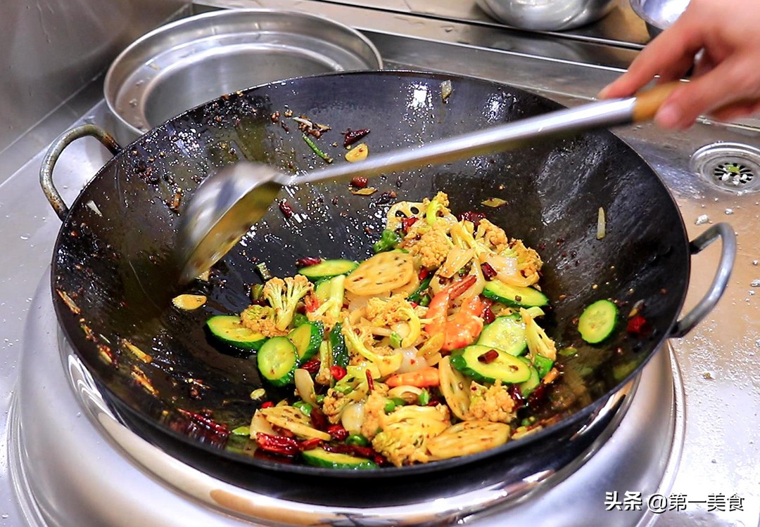干锅虾的正确做法,干锅虾的做法第一美食