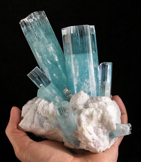 各种宝石原石的种类图片大全,高清彩色宝石原石图片大全