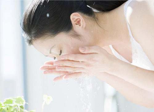 黑头怎么根治不复发,黑头到底有办法根除吗