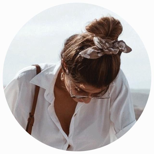 丝巾有哪些时髦又高级的搭配,简单丝巾穿出高级感