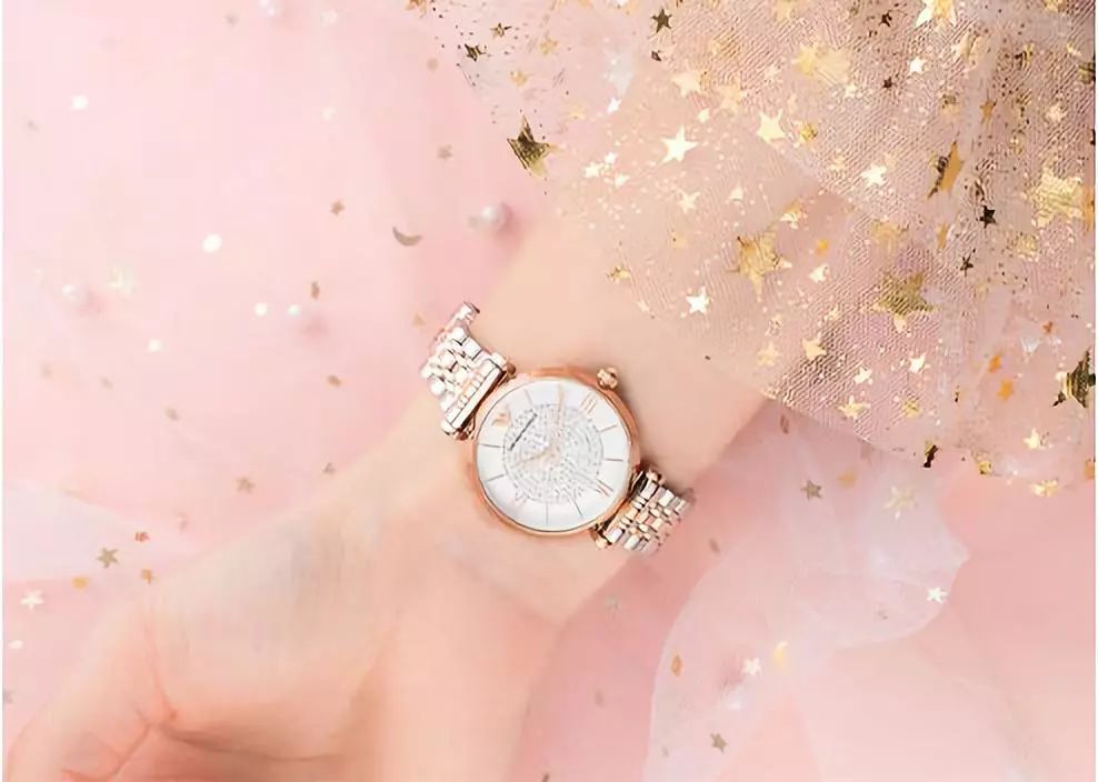 杨祐宁戴的什么表,张钧甯戴的手表