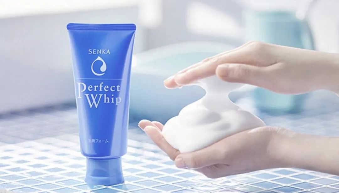 如何用40块们堆出一张精致有钱脸?来自《隐形贫困女子宝典》