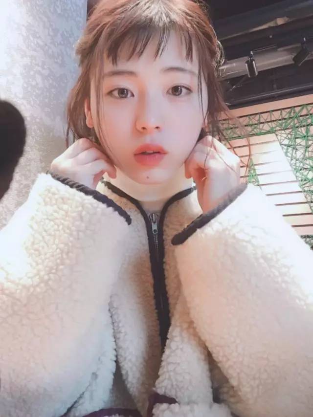 帅哥比赛里混进了一个“女孩子”，还撞脸了有村架纯黑岛结菜？