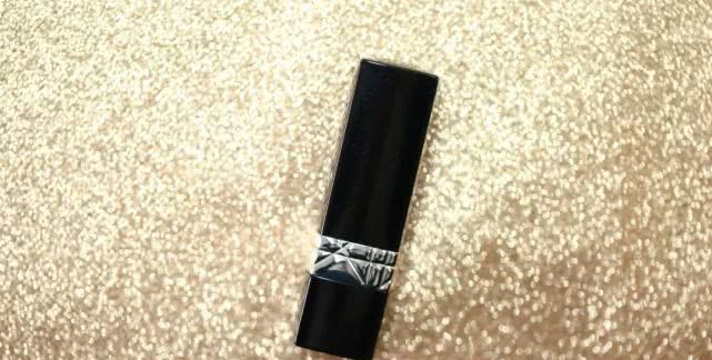 买口红被专柜推荐色号忽悠了,买支口红几百块还说色号不对