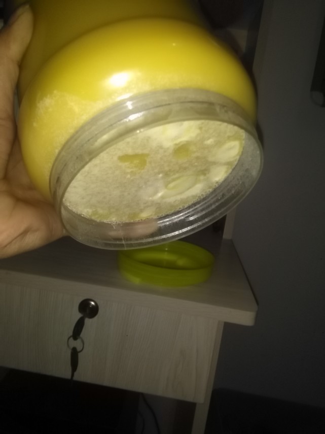 蜂蜜怎么鉴别真假蜜蜂,蜂农从蜂巢里取出来的蜂蜜会假吗