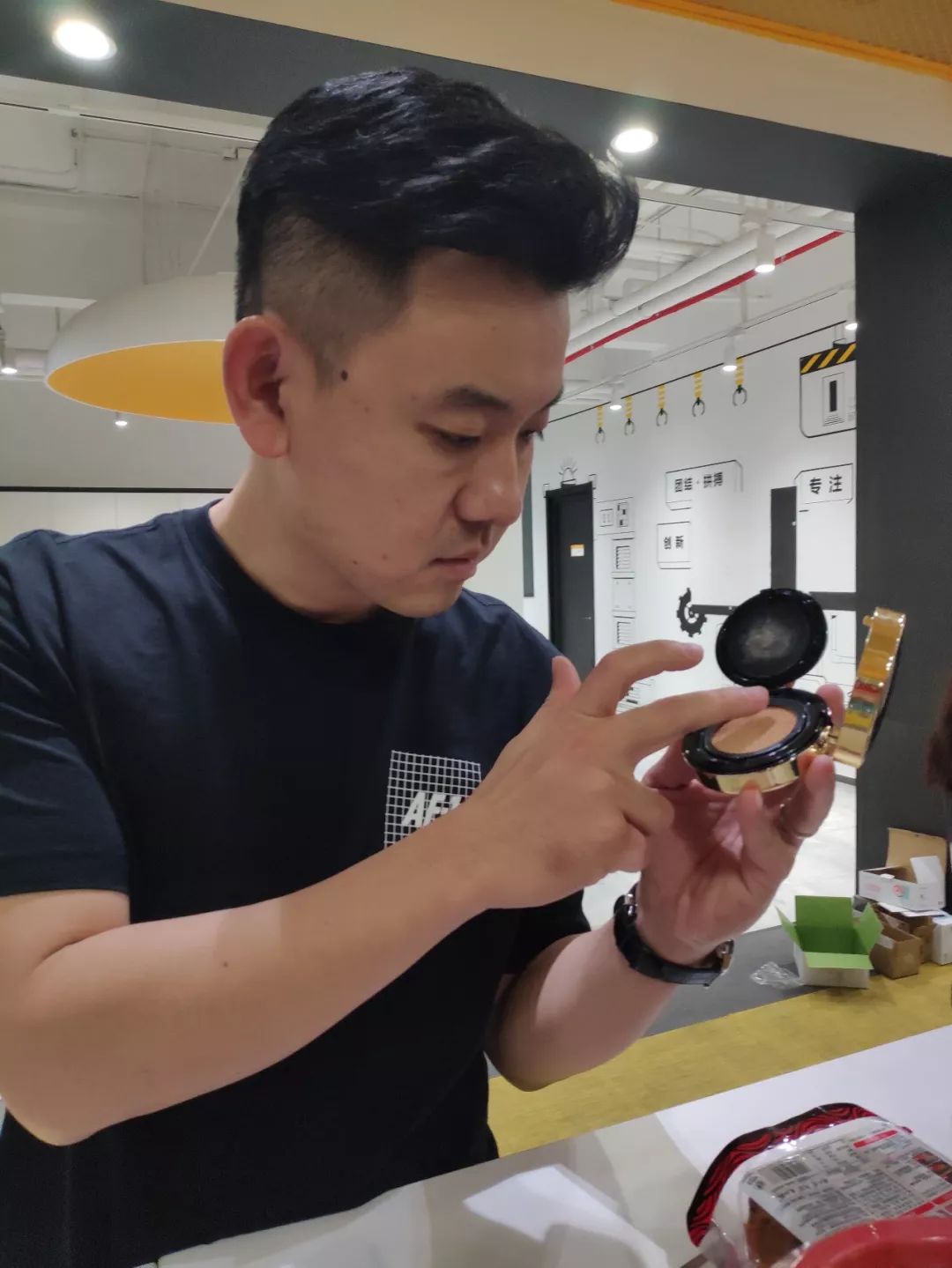 直播李响,记者采访李响