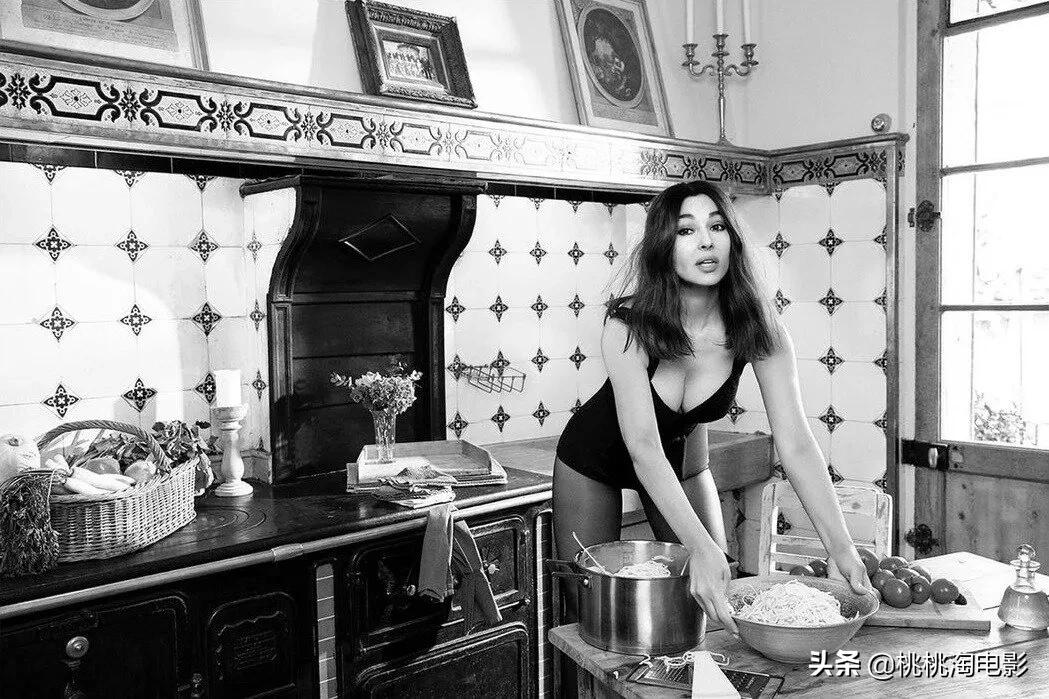 组图：魅力依旧！“西西里女神”莫妮卡·贝鲁奇杂志大片