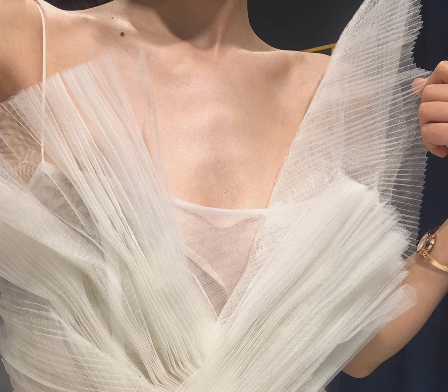 平胸的女孩是怎样的,平胸女人有气质