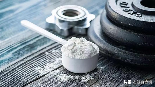 健身肌肉训练何时食用蛋白粉,肌肉男喝蛋白粉还是增肌粉