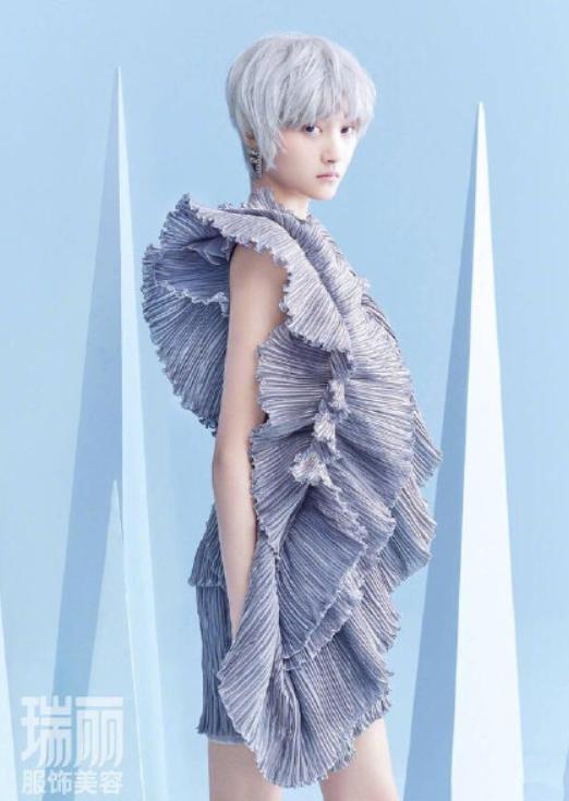 宋祖儿佟丽娅造型,佟丽娅和宋祖儿同款短发