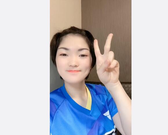 日本15岁乒乓天才说中文超标准！能看能写，双打排名高居世界第一