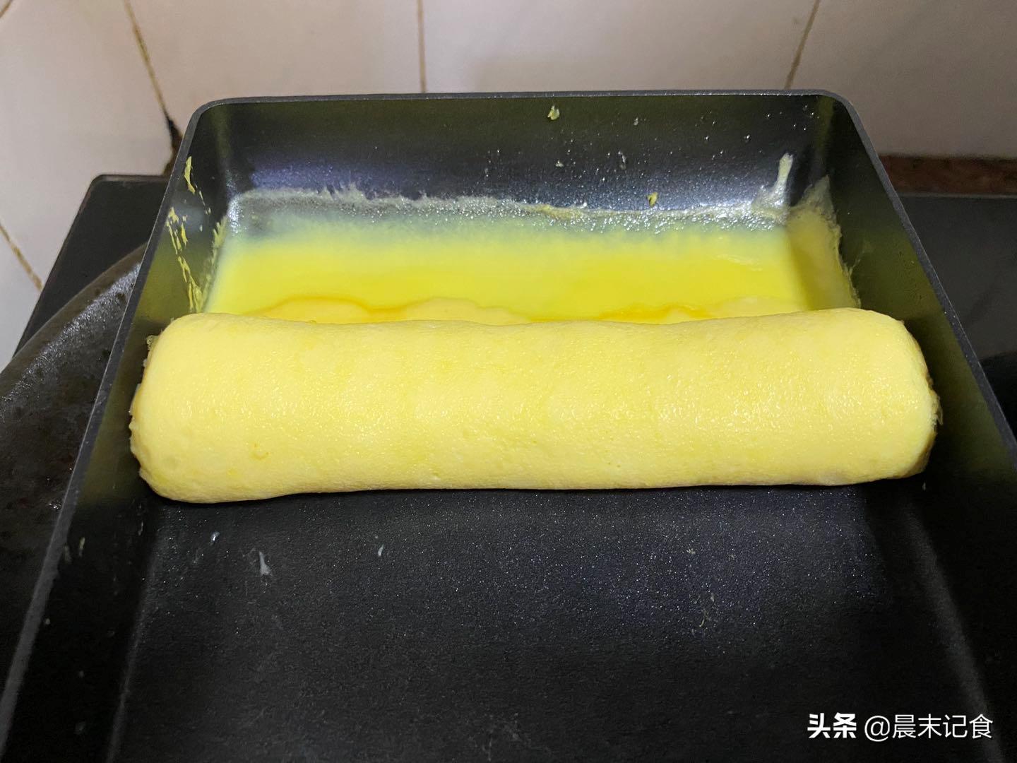 厚蛋烧容易发老和开裂?教你掌握3个小技巧,方正好吃不开裂