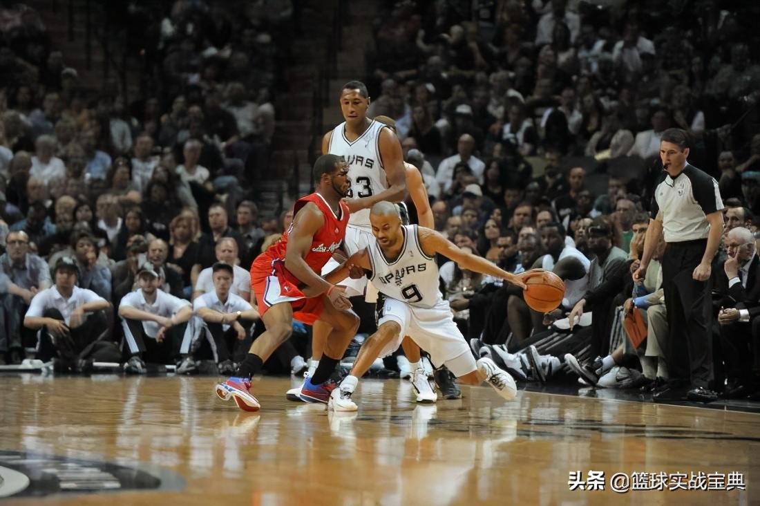 交叉步变向的方法,交叉步突破教学以及辅助练习