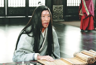 庞涓认为废掉双腿孙膑就无法逃跑,孙膑被庞涓挖膝盖骨后复仇