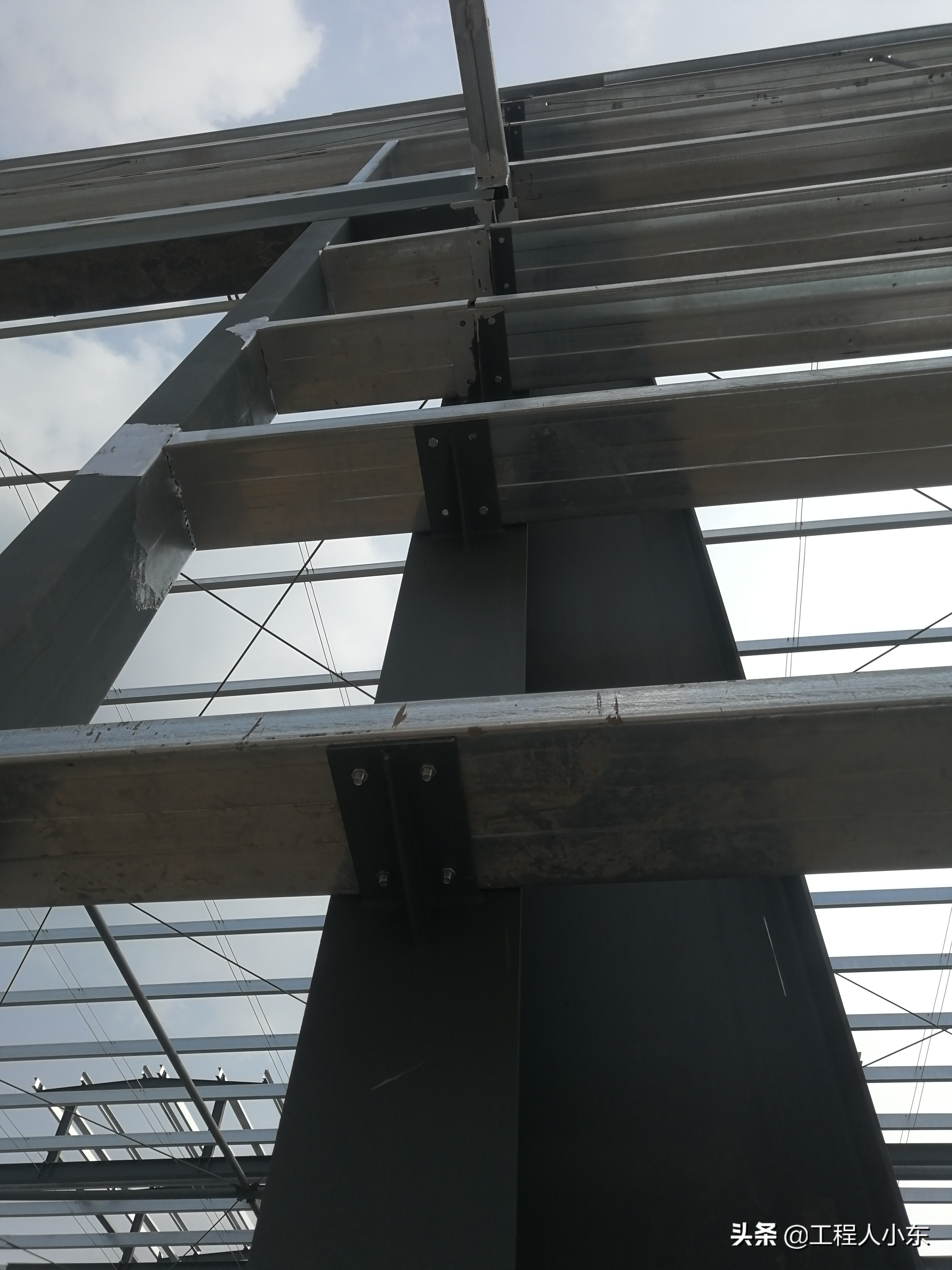 讲解钢结构厂房图,钢结构厂房基础施工动画演示