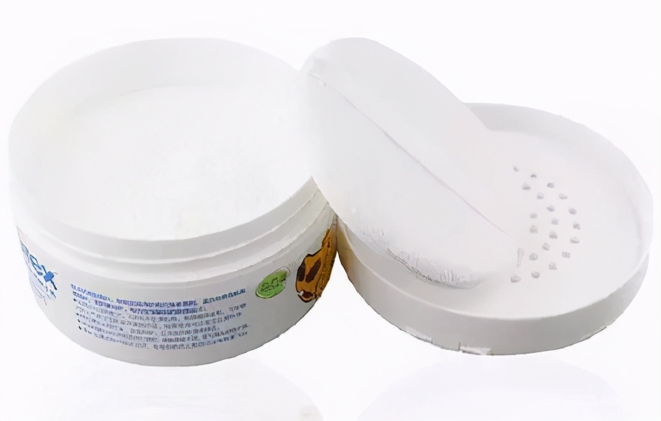 宝宝身上痱子痒怎么解决,宝宝身上长痱子可以擦爽身粉吗