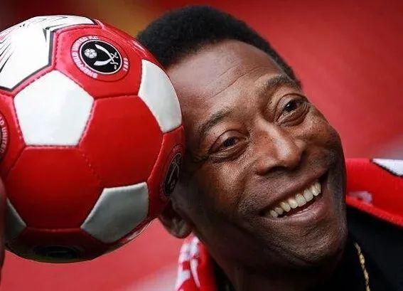 灏兼棩鍒╀簹瓒崇悆鏄庢槦,涔屽厠鍏扮殑瓒崇悆鏄庢槦