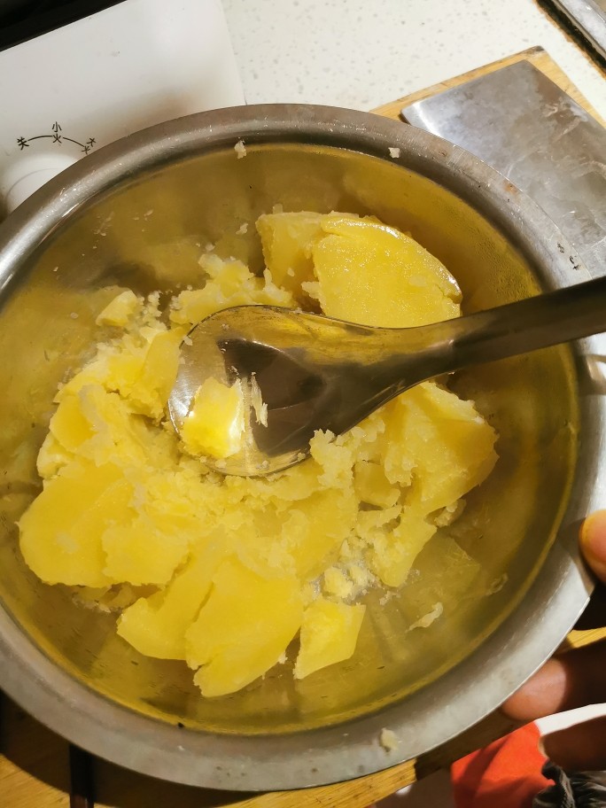 土豆丸子怎么炸不会散,土豆丸子怎么做不会变黑