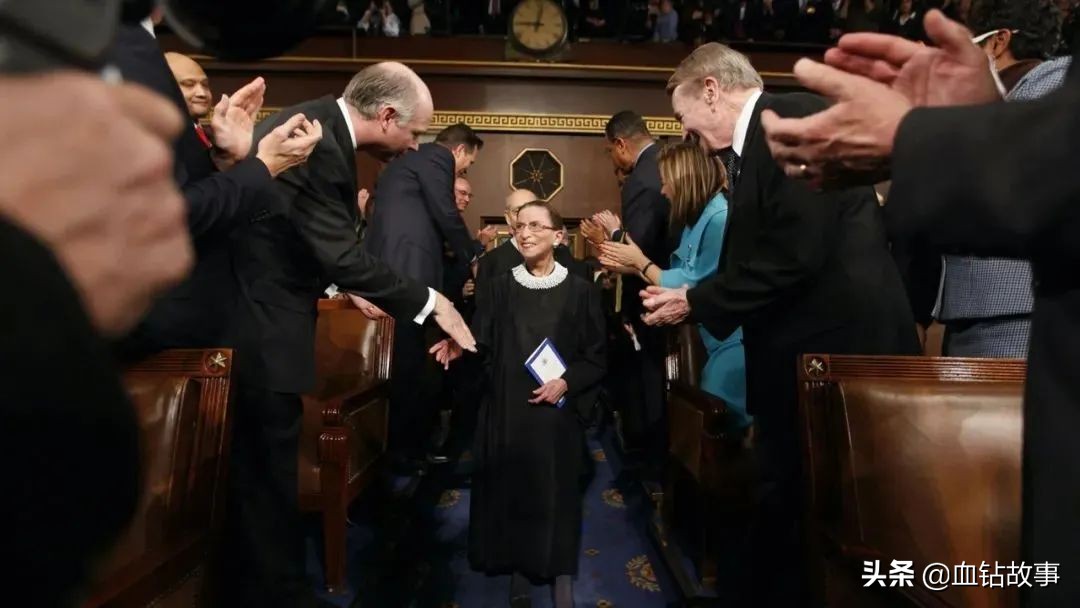 美国人眼中的金斯伯格,如何看待金斯伯格