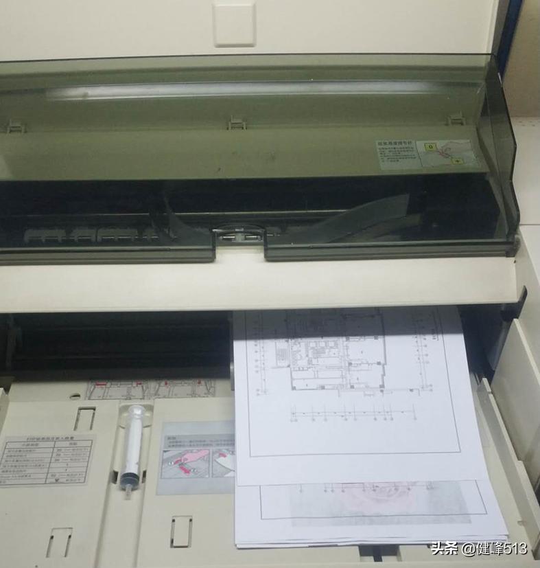 爱普生打印机颜色失真,爱普生打印机指示灯亮红灯