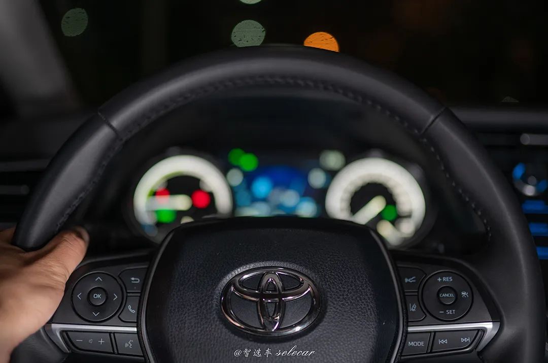 试乘试驾怎样可以吸引客户,试驾新一代凯美瑞双擎