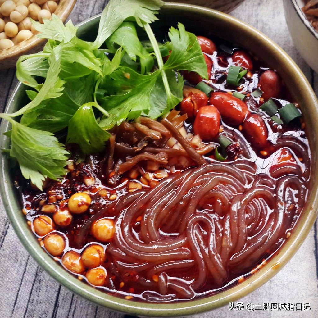 喜欢吃酸辣粉的来说说,喜欢吃酸辣粉的人还喜欢吃啥