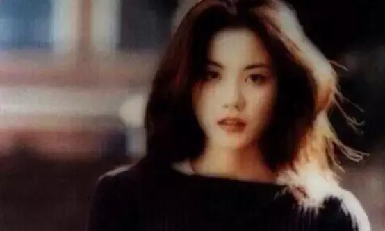 王菲传奇2010春晚现场版完整版,王菲的传奇英文版藏语版听醉了