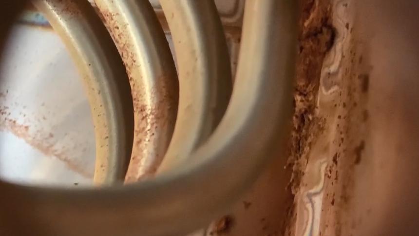 安吉尔烧水壶生锈,安吉尔饮水机热水坏了